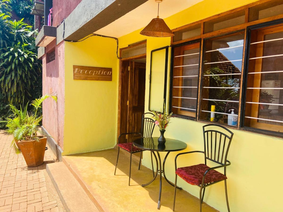 Home Onthe Nile Dorm Jinja Zewnętrze zdjęcie